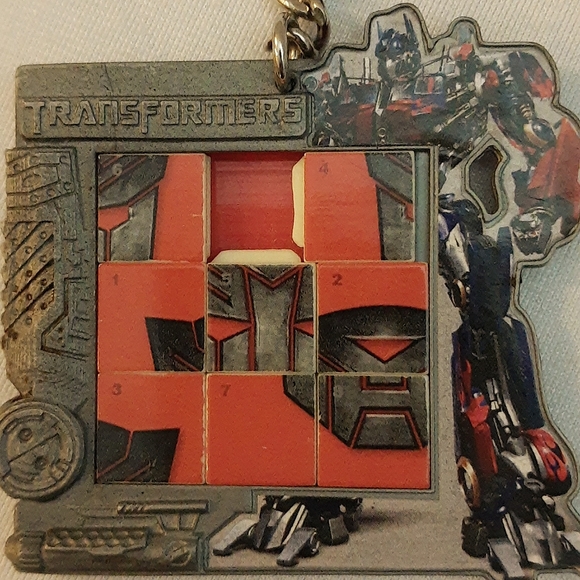 Transformers Miniature Slide Puzzle Keychain Autobot Symbol 2007 - Picture 8 of 9